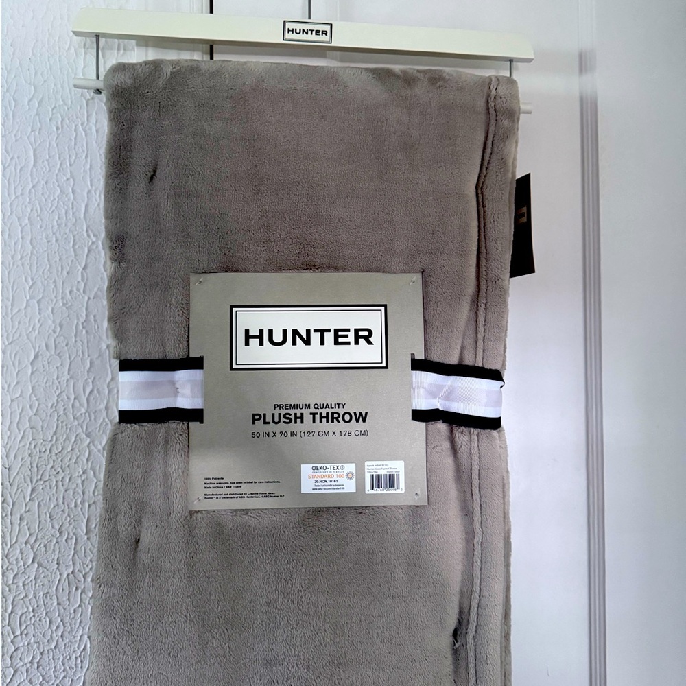 Hunter CoCo Flannel Throw | NWT